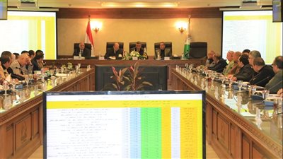 محافظ الجيزة يكلف رؤساء الأحياء والمراكز بزيادة العمل لتنفيذ مشروعات الخطة الاستثمارية 