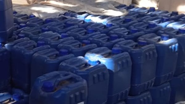 ضبط مبيدات داخل منشأة