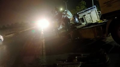 مصرع شخص وإصابة آخر إثر تصادم سيارتين في الإسكندرية 