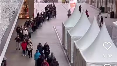 ازدحام أحد شوارع برلين لشراء شوكولاتة دبي رغم ارتفاع سعرها 