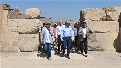 أمين الأعلى للآثار يتفقد مشاريع الترميم الجارية بمنطقة أبيدوس الأثرية في سوهاج | صور 