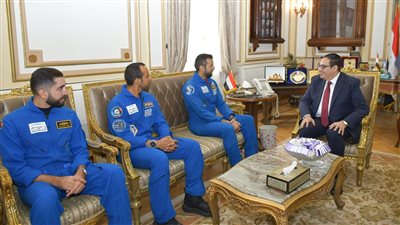 رئيس جامعة القاهرة: رواد الفضاء الإماراتيين نماذج ملهمة لشبابنا العربي وسعدنا بعرض تجاربهم الفضائية 