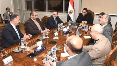 وزير الإسكان يكلف شركة فاوندرز بوضع خطة تسويقية متكاملة لمشروعات هيئة المجتمعات 