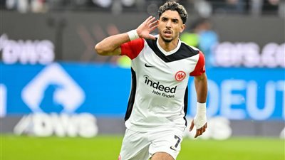 مدرب فرانكفورت: منتظر تعليمات المدير الرياضي حول مرموش.. ولا أعلم مصيره 