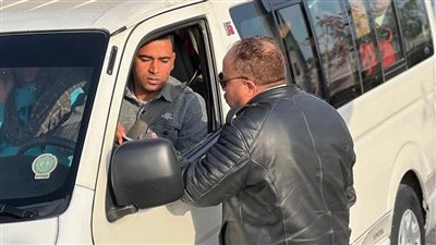 محافظة الجيزة: ضبط 300 مخالفة لسيارات السرفيس بعدد من الأحياء