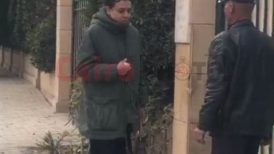 انهيار نشوى مصطفى لحظة تشييع جثمان زوجها من مسجد حسن الشربتلي | بث مباشر