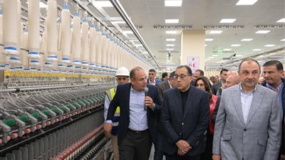 رئيس الوزراء يتفقد منطقة المصانع الجديدة بغزل المحلة وأعمال الإنتاج والتشغيل بها