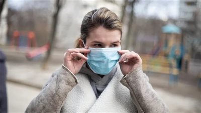 بريطانيا تطالب بارتداء الكمامات في المستشفيات بسبب ارتفاع عدد الإصابات بالإنفلونزا 