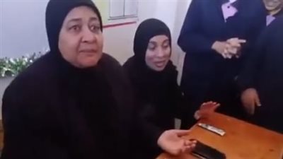 تقدير المعلمين مش بالشوكولاتة والشيبسي.. مديرة مدرسة بالأقصر لطالباتها: بلاش التقليد الأعمى للتريندات