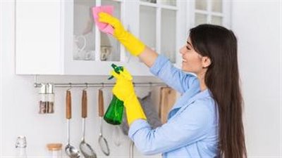 تفسير حلم تنظيف البيت لابن سيرين.. بشارات سعيدة للعزباء والمتزوجة