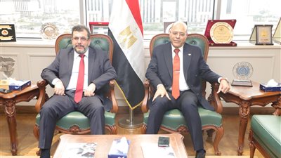 وزير العمل يلتقي الأمين العام لمنظمة الوحدة النقابية الإفريقية لبحث الملفات المُشتركة