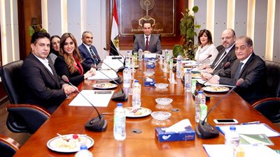 إلغاء الحد الأقصى للمتعاملين بنظام القطعة بالإذاعة.. الوطنية للإعلام تصدر 4 قرارات مهمة