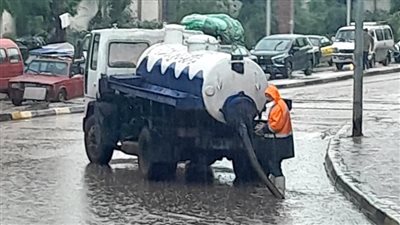 الإسكندرية تواصل جهودها في رفع تجمعات مياه الأمطار بـ 