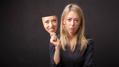 أبرزها الكافيين.. أسباب التغييرات المزاجية المفاجئة لدى النساء