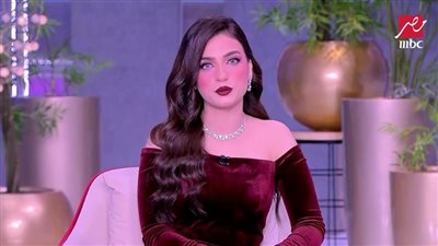 ياسمين عز لـ السيدات: متتجوزيش وتزودي همومك وإنتي من المنحوسين اللي مش هيعمروا في الجواز