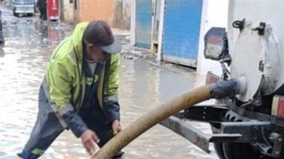 محافظ الإسكندرية يوجه بتكثيف الجهود لتصريف مياه الأمطار