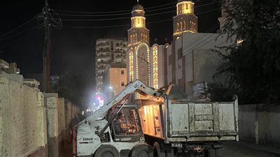 استعدادًا لرأس السنة.. حملة نظافة موسعة حول الكنائس في البلينا بسوهاج