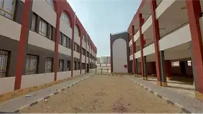 الطالب ووالده المتهمان بالتعدي على مدرس في أطفيح بالجيزة: بيعاملني وحش