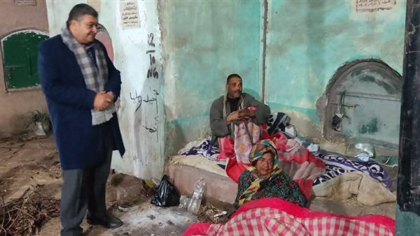 إنقاذ سيدة مسنة بلا