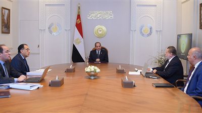 السيسي يوجه المالية والبنك المركزي باحتواء ضغوط التضخم