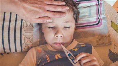 طبيب يوضح تأثير الجفاف على مناعة الأطفال خلال فصل الشتاء 