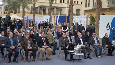 مدبولي: تكليف لمكاتب عالمية لوضع تصور لإعادة استخدام القاهرة الخديوية وتحويلها لمناطق فنادق وجذب سياحي 