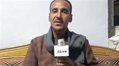 تبرع بهدايا طلابه لكتاب القرية.. أول ظهور لمعلم الأقصر: بشجع تلاميذي على حفظ القرآن الكريم| بث مباشر