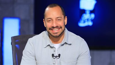 بعد بوست أقسم بالله ما أنا.. رواد السوشيال ميديا يسخرون من عمرو وهبة: دمك مش خفيف والبطلة فريال أشرف ليست مادة للتنمر