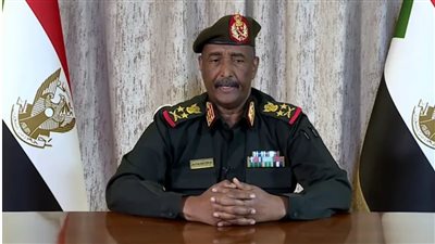 البرهان: الجيش يعمل على تهيئة الظروف لتولي حكومة مدنية منتخبة السلطة 
