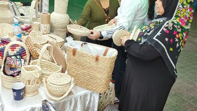 بعد توجيهات محافظ الفيوم.. عارضو وحدة أيادي مصر يشاركون بمعرض كنوز للحرف اليدوية والتراثية بالغردقة
