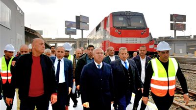 كامل الوزير للعاملين بالسكك الحديدية: فصل من يثبت تعاطيه للمخدرات فورًا