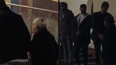 محتفلش بالعيد.. هاني شنودة أبرز الحضور في عزاء أحمد عدوية