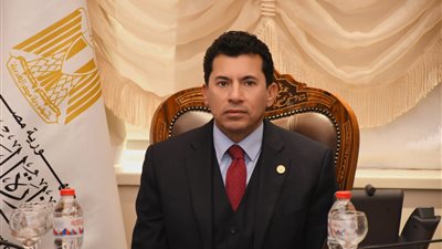 وزير الرياضة يشيد بأداء أبطال اليد البطولي رغم الخسارة أمام فرنسا ببطولة العالم