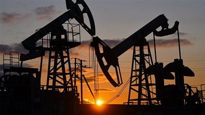 أسعار النفط تستقر مع ترقب قرارات أوبك+.. ومخاوف من فائض في المعروض