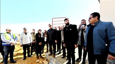 وزير الإسكان يوجه بوضع خطة عاجلة لسرعة الانتهاء من طرق ومحاور السويس الجديدة