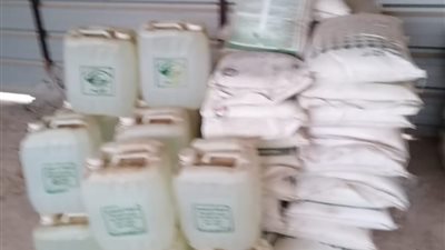 ضبط 2 طن أسمدة وأسماك فاسدة وأسطوانات غاز في حملة تموينية برأس سدر| صور