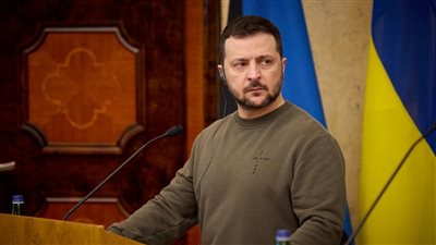 زيلينسكي يتهم موسكو باتباع تكتيكات المماطلة لعقد اجتماع مع بوتين