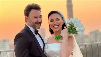 محمد العمروسي يرد على انتقادات زواجه من مي فاروق: مجتمع مريض والفاضي بيعمل قاضي