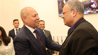 نائبًا عن رئيس مجلس الوزراء.. محافظ القاهرة يشهد احتفال الطائفة الإنجيلية بعيد الميلاد المجيد