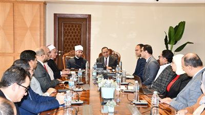 الأوقاف والتنظيم والإدارة يبحثان موقف مسابقات شغل 1000 وظيفة بالوزارة