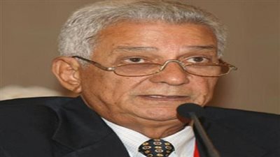 يوسف نوفل عن اختيار رفائيل كوهين عضوا بلجنة تحكيم نجيب محفوظ: هل ضاقت الدنيا علينا؟ 