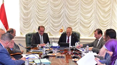 وزيرا العمل والمالية يبحثان تسهيل إجراءات دعم العمالة غير المنتظمة