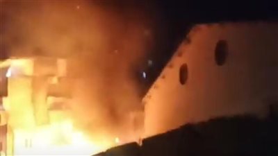 الدفع بـ3 سيارات إطفاء للسيطرة على حريق منزلين في سوهاج