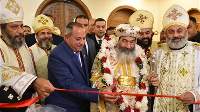 المحافظ ومطران بورسعيد يفتتحان كاتدرائية الأنبا أنطونيوس والأنبا بولا بحي الضواحي| صور 