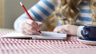 10 مشروبات تساعد على التركيز والفهم.. مش لازم كافيين