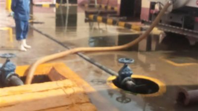 جهود مكثفة لإصلاح كسر خط طرد محطة رفع الصرف الصحي بأبو جنشو بالفيوم