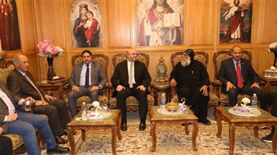 محافظ بني سويف يهنئ قيادات وأبناء الطوائف المسيحية بعيد الميلاد المجيد 