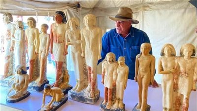 زاهي حواس: استعنت بروبوت داخل الهرم.. وأملك دليلًا على كتاب مجهول للملك خوفو