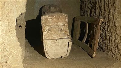 زاهي حواس يعلن العديد من الاكتشافات الأثرية في ظلال معبد الملكة حتشبسوت في الدير البحري بالأقصر