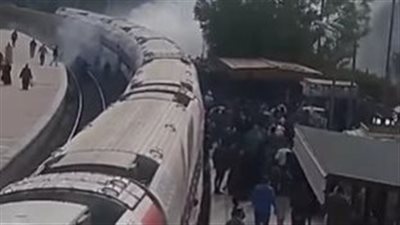 حريق بأحد قطارات الصعيد.. والسكة الحديد توقف الحركة للسيطرة على الموقف